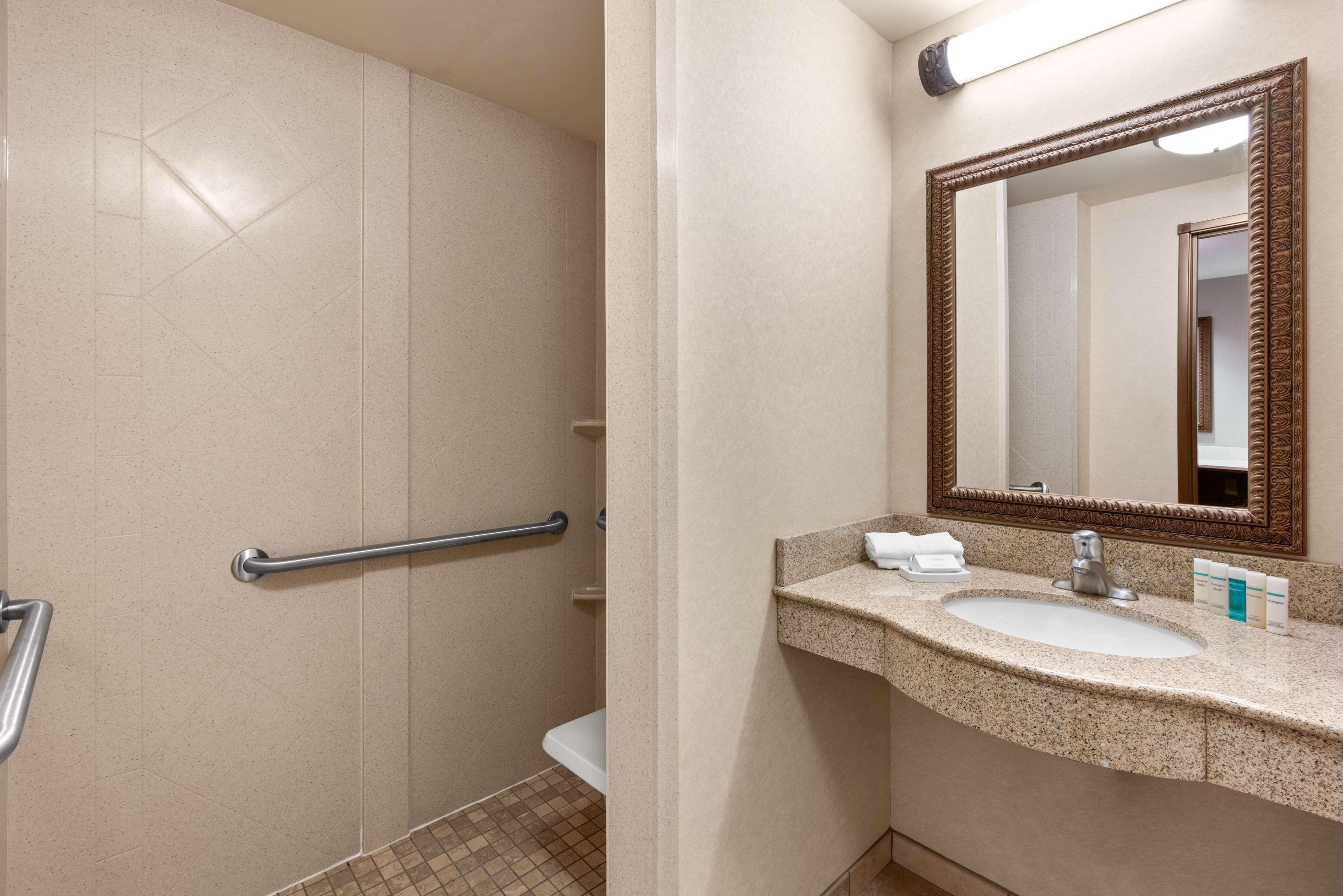 Hampton Inn & Suites Burlington Eksteriør billede