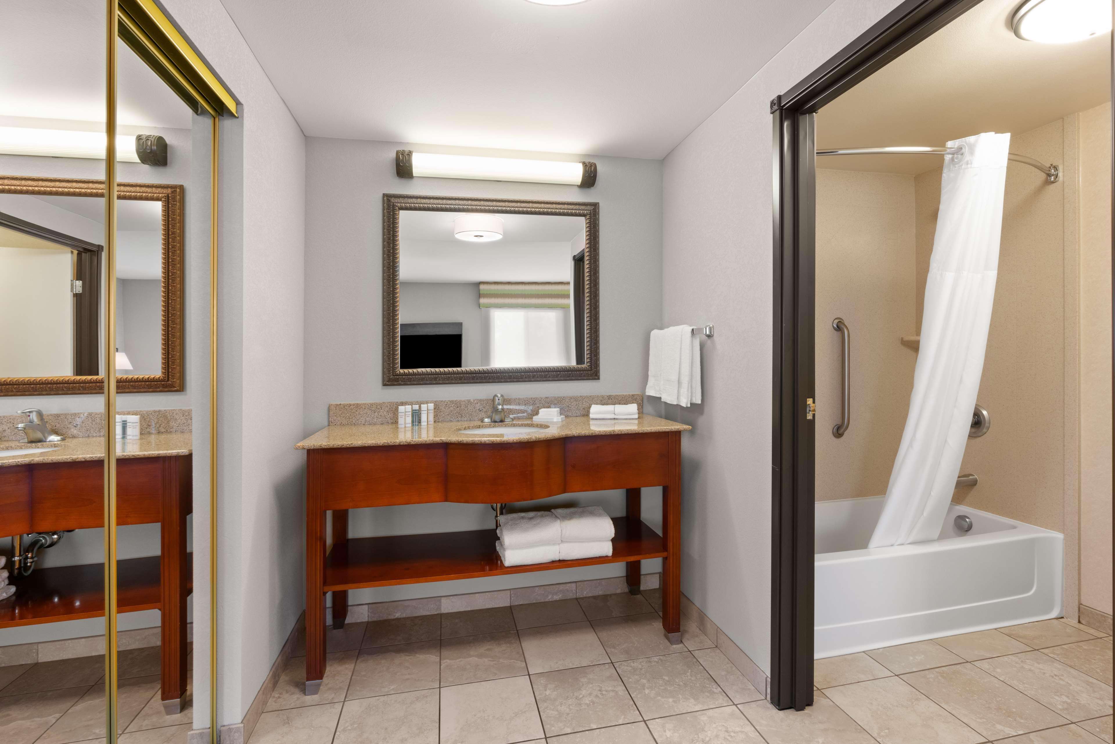 Hampton Inn & Suites Burlington Eksteriør billede