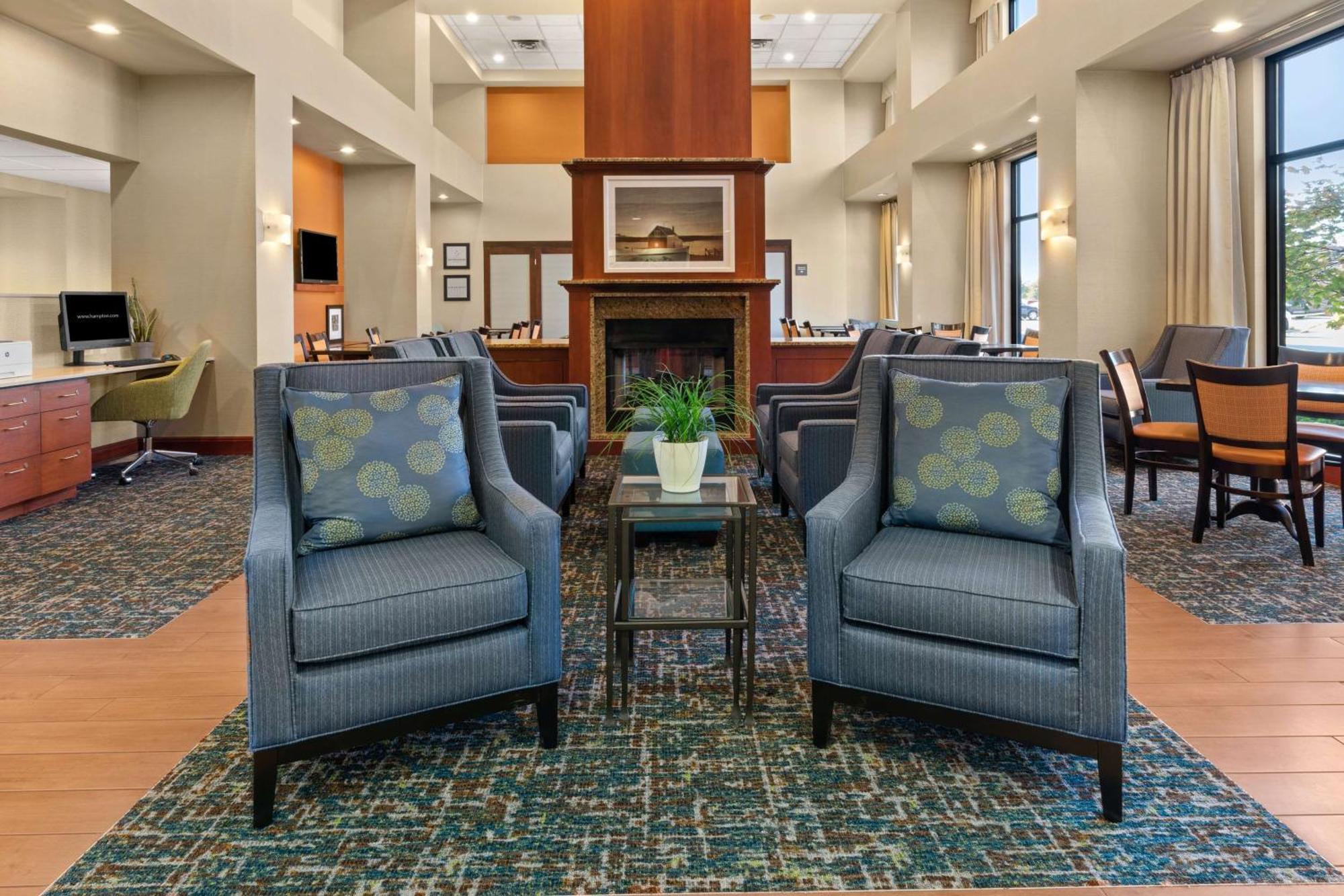 Hampton Inn & Suites Burlington Eksteriør billede